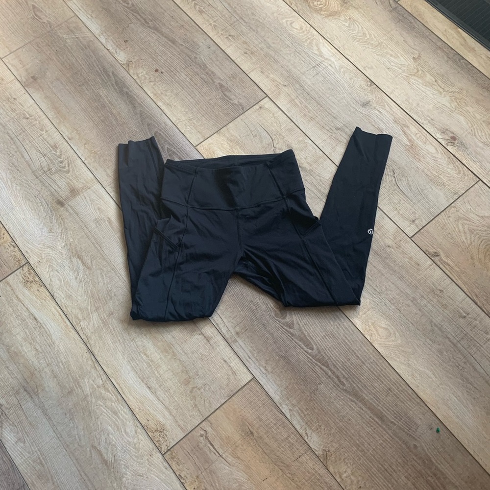 Lululemon size 6 fast & frees